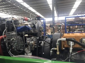 魯樽機(jī)械:這才是自上料攪拌車該有的樣子! 魯樽機(jī)械:這才是自上料攪拌車該有的樣子!